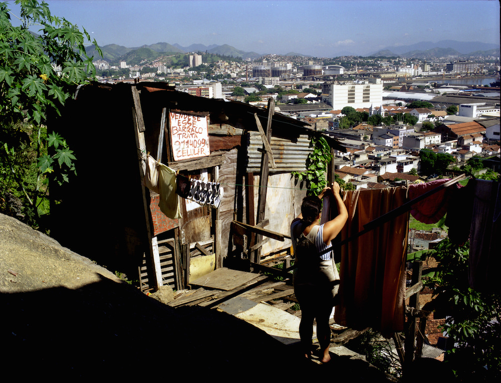 Favela x Asphalt by Day, Mauício Hora via flickr, CC BY-NC-SA 2.0